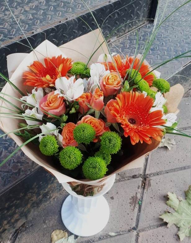 Букет цветов из: Герберы, Хризантемы, Альстромерии и Розы в Городовиковске