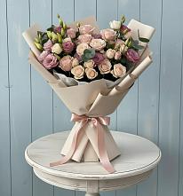 Букет цветов из:  Розы и Лизиантусы в Городовиковске