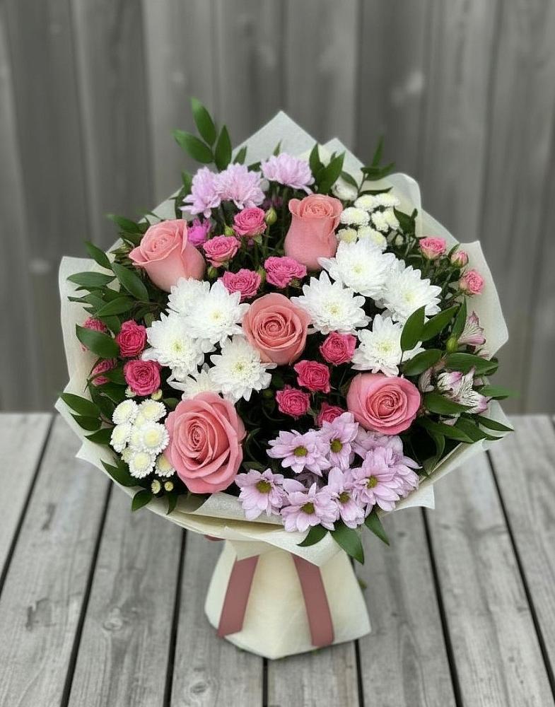 Букет цветов из: Альстромерии, Гвоздики, Розы и Хризантемы в Городовиковске