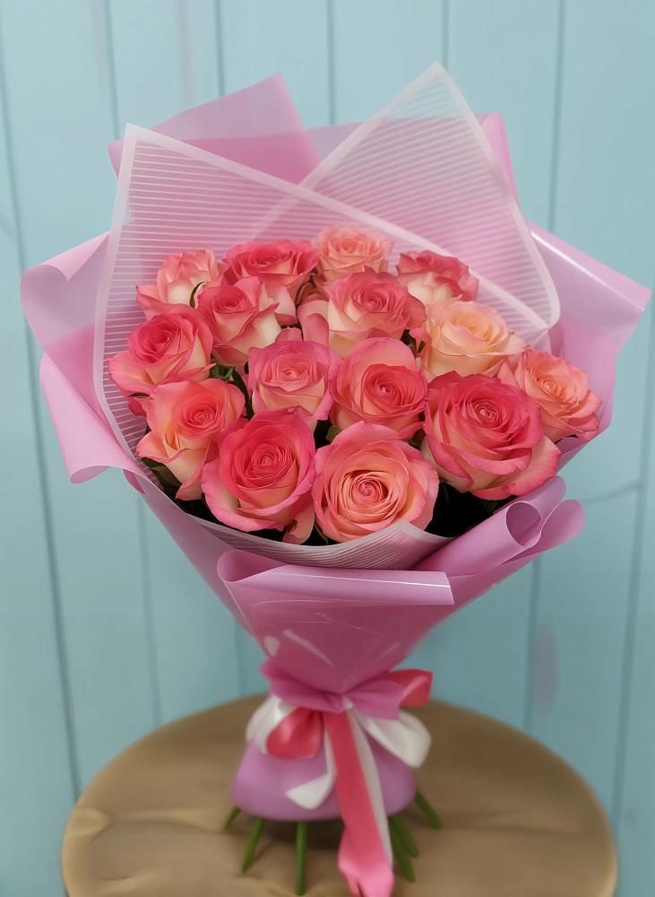 Букет 15 Розовых роз Равель в Городовиковске