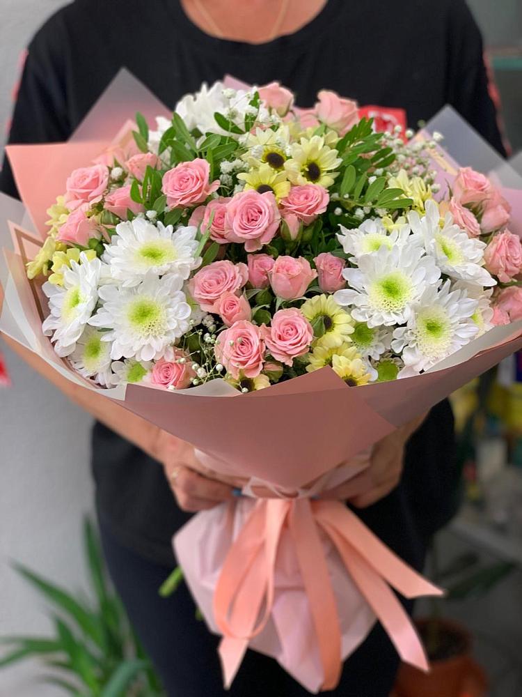 Букет цветов из: Розы и Хризантемы в Городовиковске