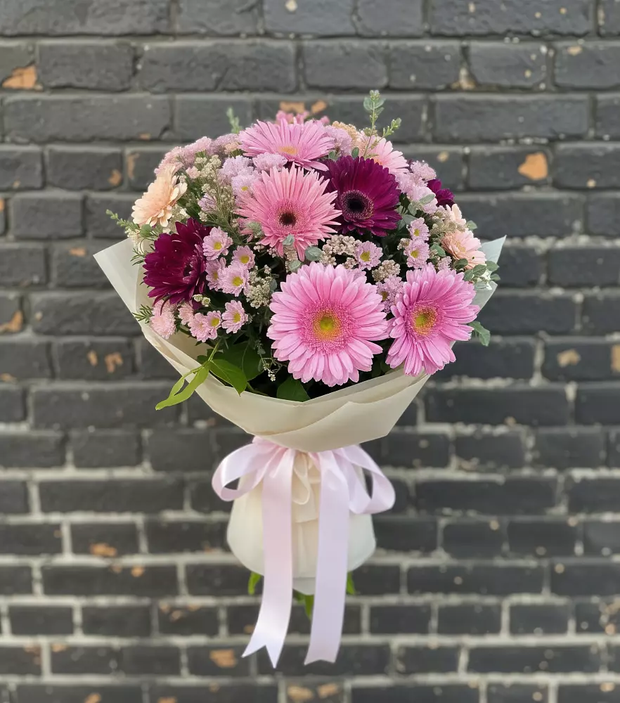 Букет цветов из: Герберы и Хризантемы в Городовиковске