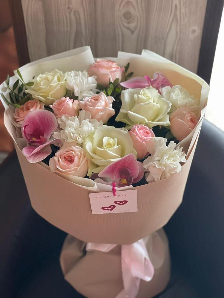 Букет цветов из: Орхидеи, Розы и Гвоздики в Городовиковске