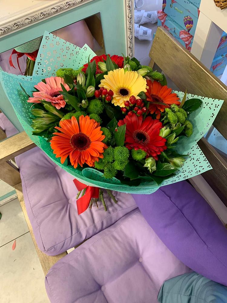 Букет цветов из: Герберы, Хризантемы и Альстромерии в Городовиковске