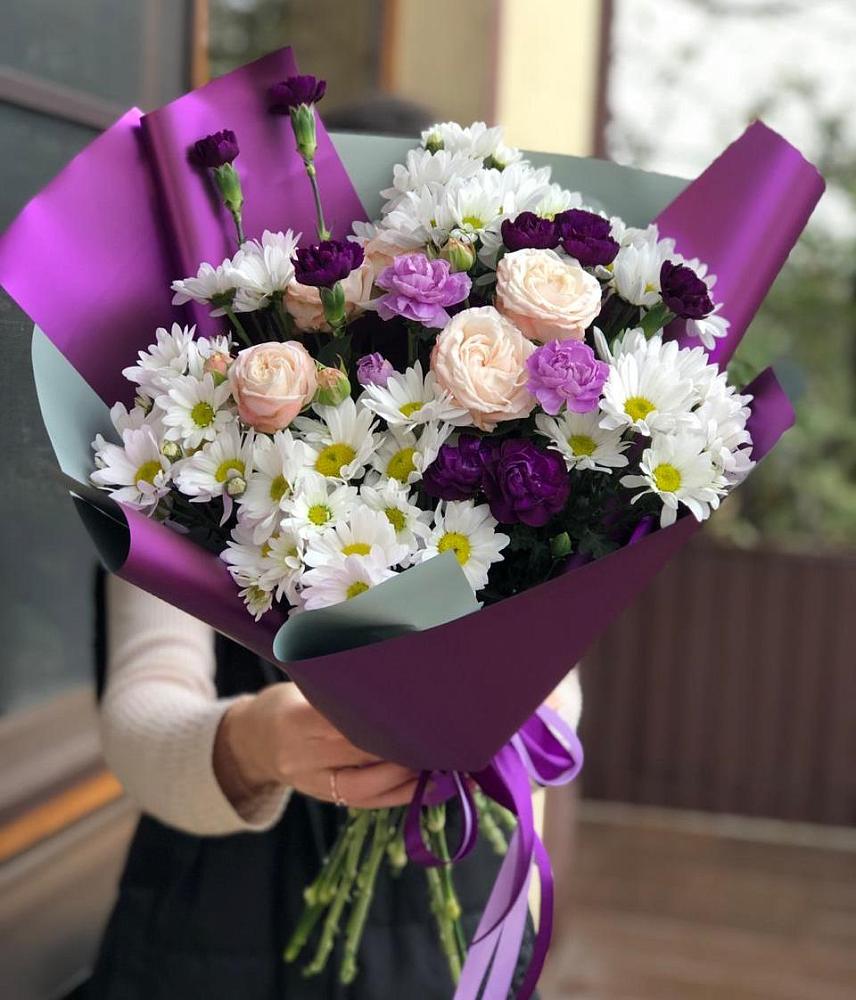 Букет цветов из: Хризантемы, Гвоздики и Розы в Городовиковске