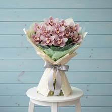 Букет цветов из:  Орхидеи и Розы в Городовиковске
