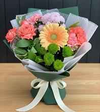 Букет цветов из:  Гвоздики, Розы, Герберы и Хризантемы в Городовиковске