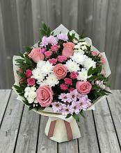 Букет цветов из:  Альстромерии, Гвоздики, Розы и Хризантемы в Городовиковске