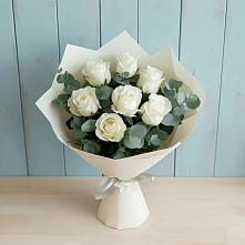 Букет Белые розы в Эвкалипте в Городовиковске