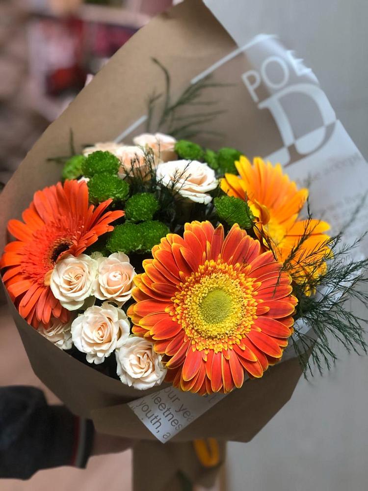 Букет цветов из: Герберы, Хризантемы и Розы в Городовиковске