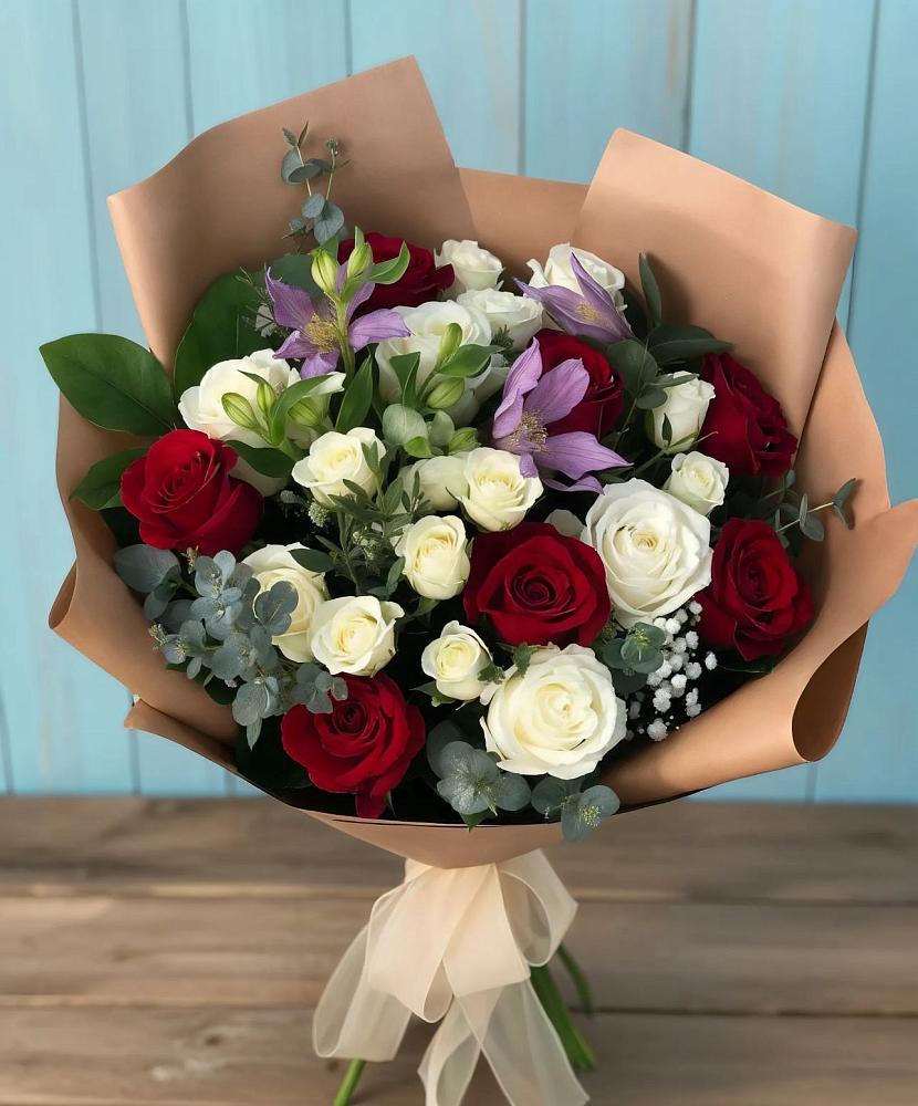 Букет цветов из: Розы и Альстромерии в Городовиковске