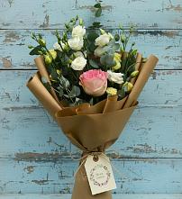 Букет цветов из:  Розы и Лизиантусы в Городовиковске